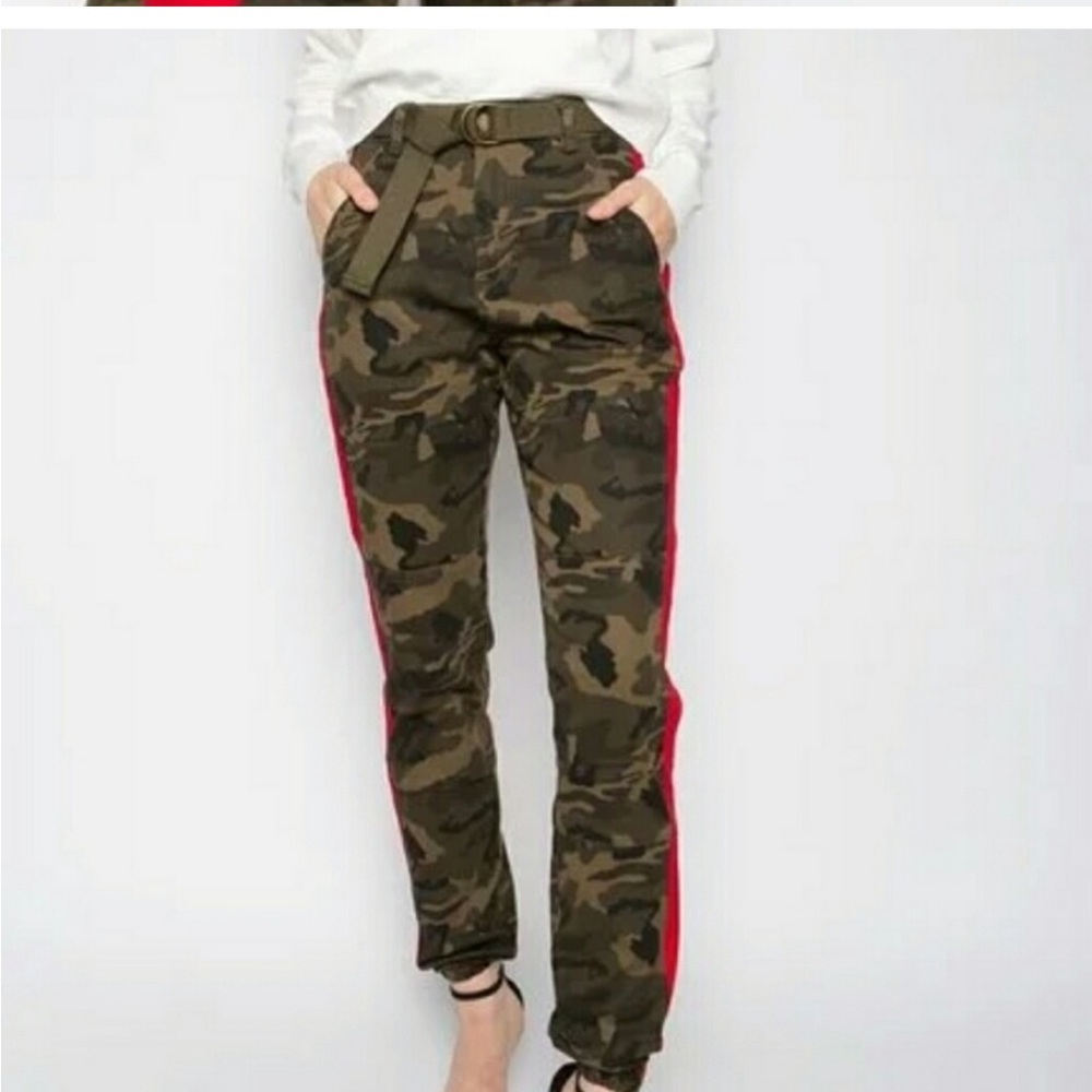 Women plus camo pants